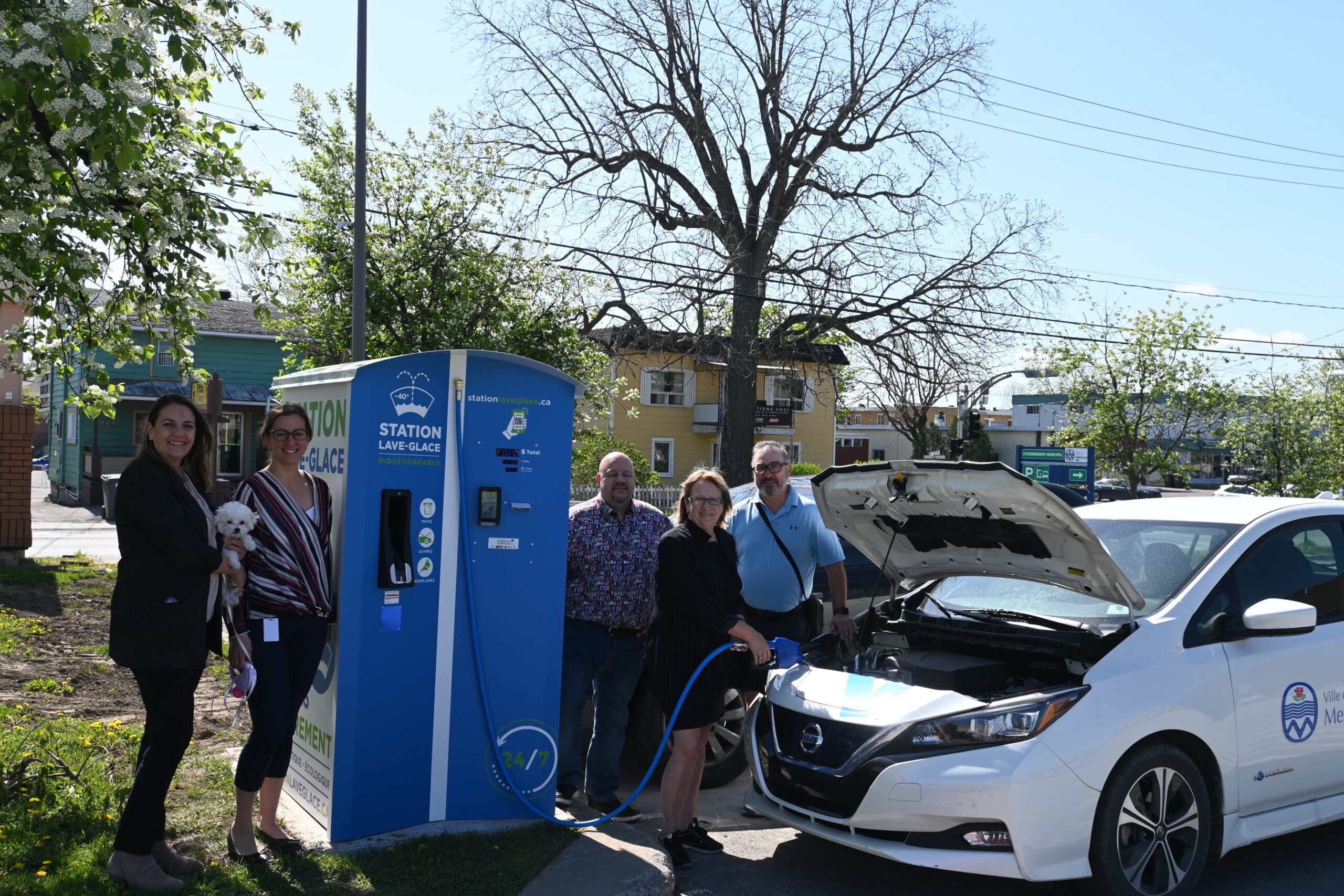 Inauguration d’une station de lave-glace en libre-service